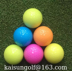 Chine balle de golf en cristal de couleur avec deux pièces fournisseur